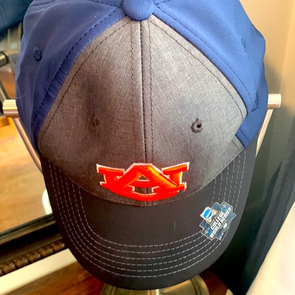 SOLD!!!!!!! Auburn World Series cap - Picture 1 of 4